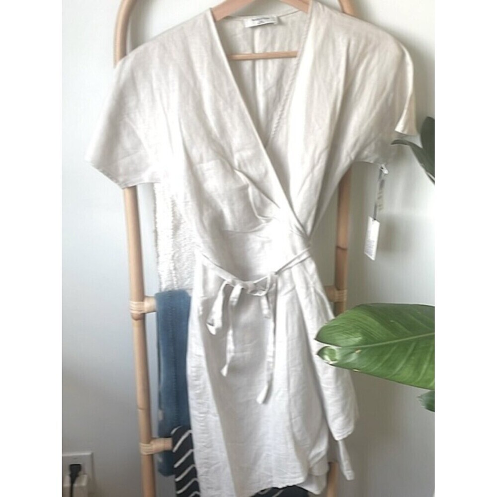 Aritzia Babaton Wallace Linen Wrap Dress Matte Pearl Size Small